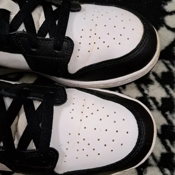 % Sz 7Y Nike Boys Air Jordan 1 Mid Shoes Sneakers / AJ4 - Picture 8 of 11